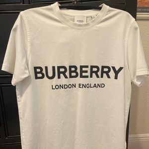 Burberry Tshirt